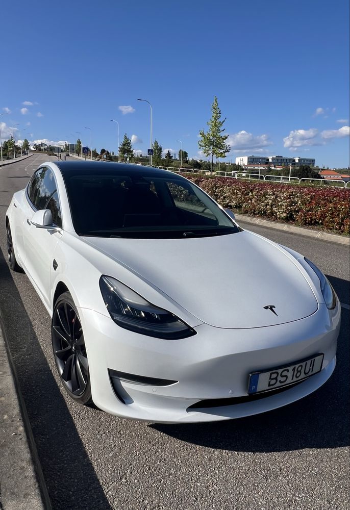 Tesla Model 3 Performance