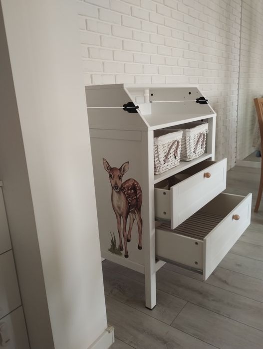 Przewijak niemowlęcy z komodą