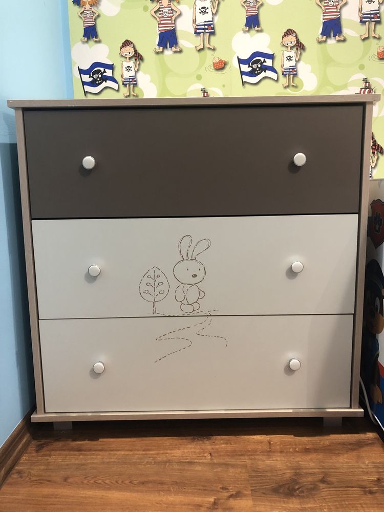 Meble do pokoju dziecięcego plus lampa
