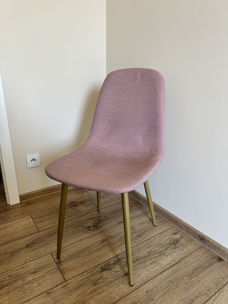 Krzeslo materiałowe różowe