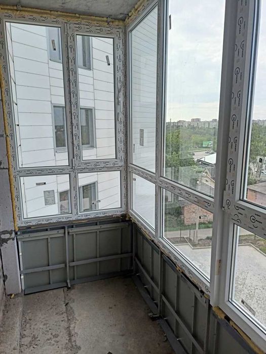 Весняна 9А , 1к найкраще планування 46м2 та відмінна ціна ПЕРЕУСТУПКА