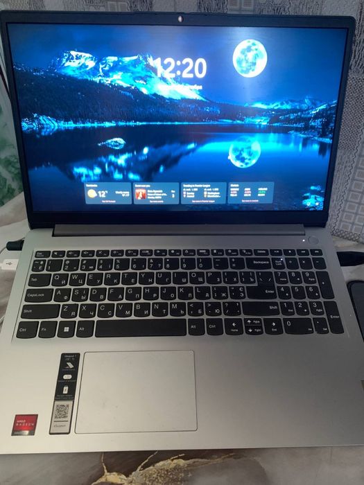 Lenovo ideapad 1