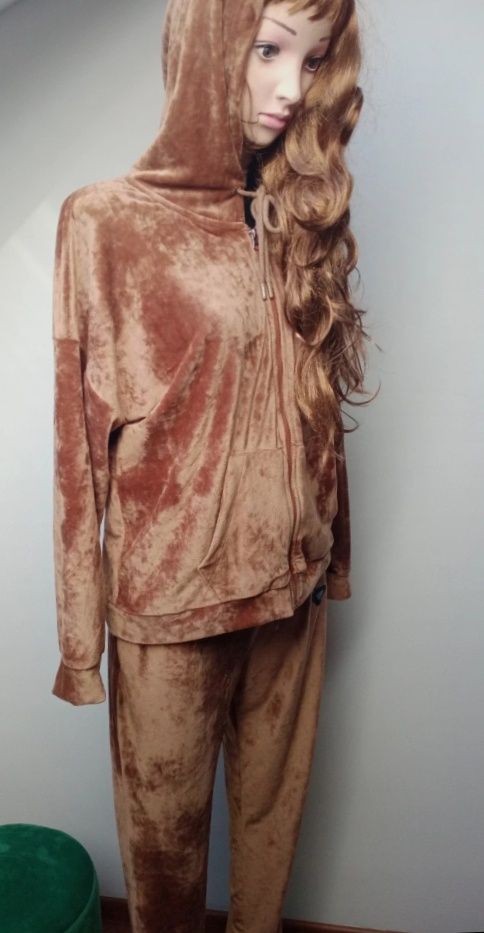 Gruby welurowy dres damski Alani wysokiej jakości L/XL camel brąz
