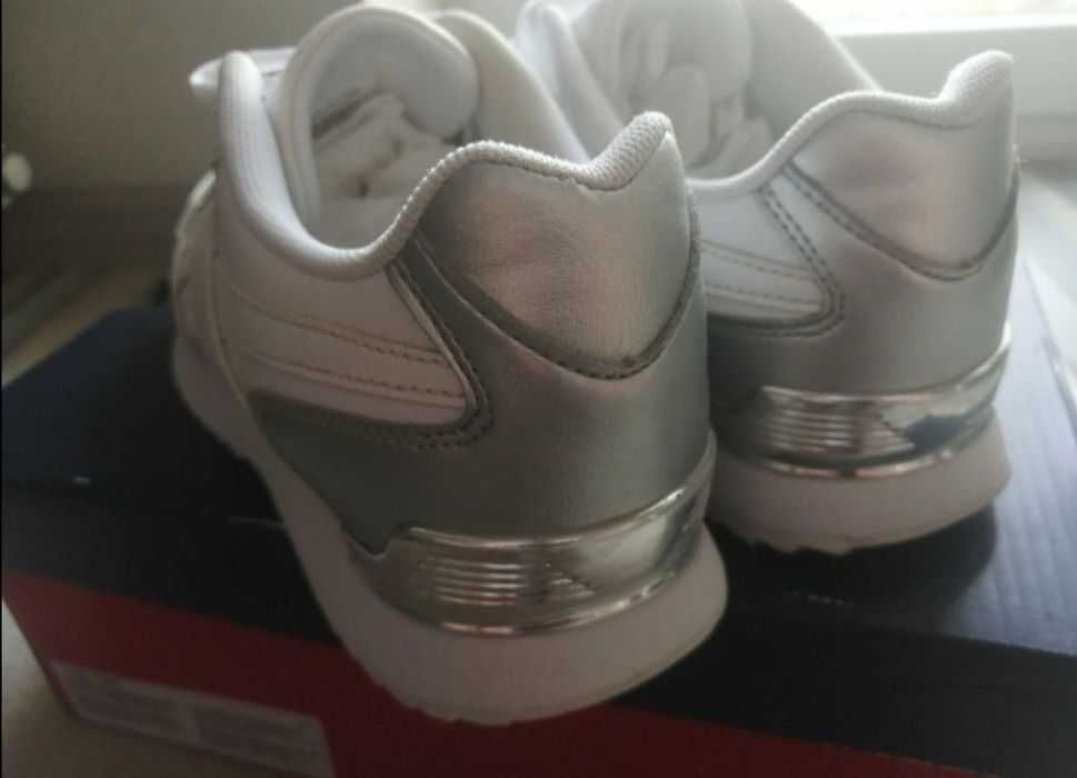 Кросівки жіночі Reebok