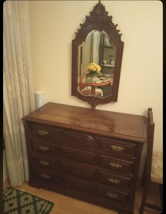 Quarto completo em madeira maciça