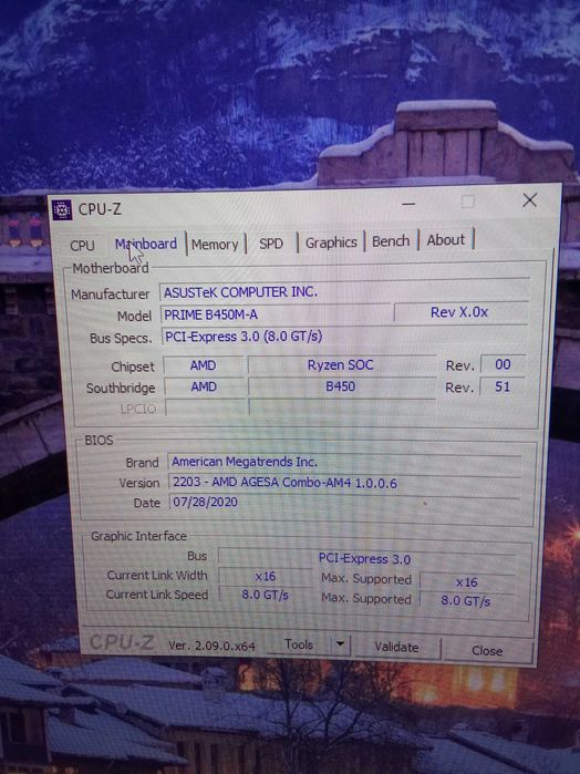 Системний блок з монітором