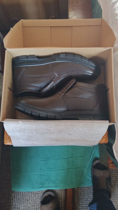 Продам ботігки нові.