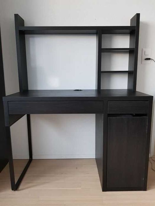 Biurko BRW-MICKE IKEA -szafka IKEA-fotel IKEA-polka Ikea