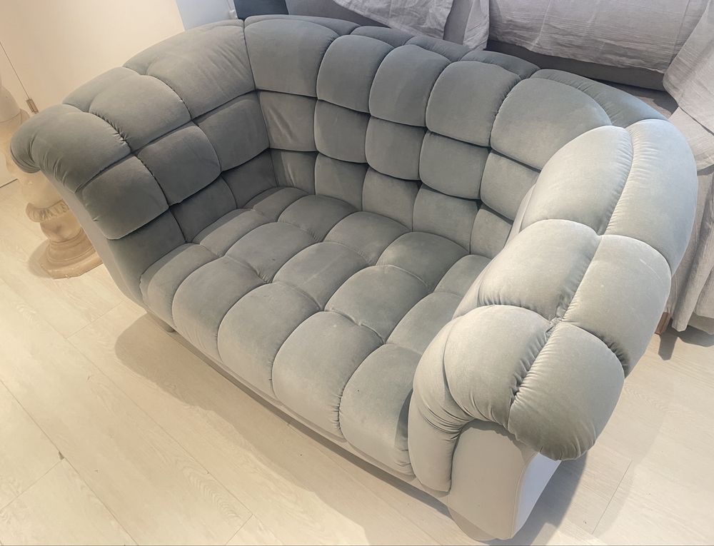 Sofa de autor cinza azulado