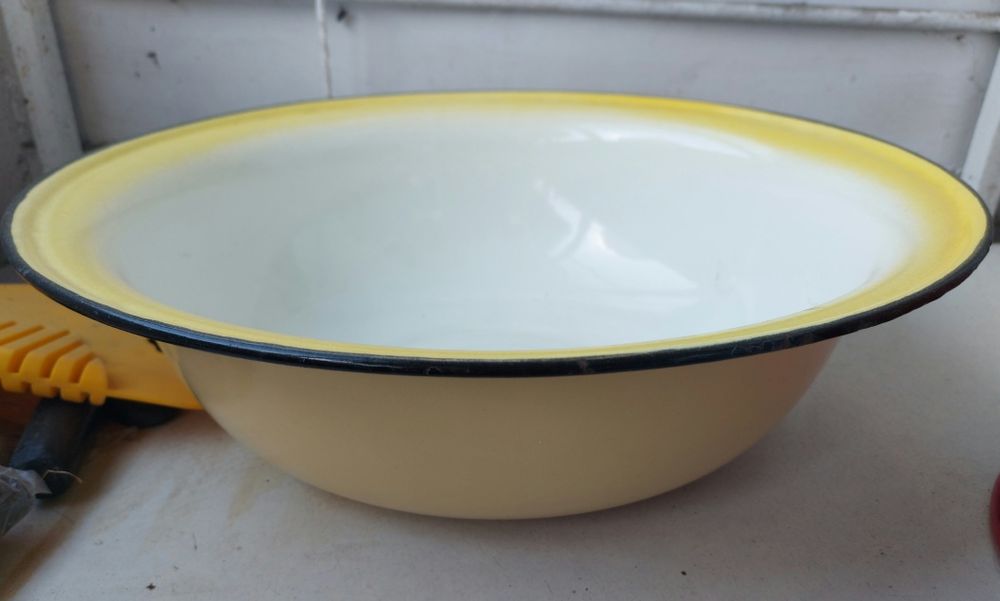 Таз эмалированный