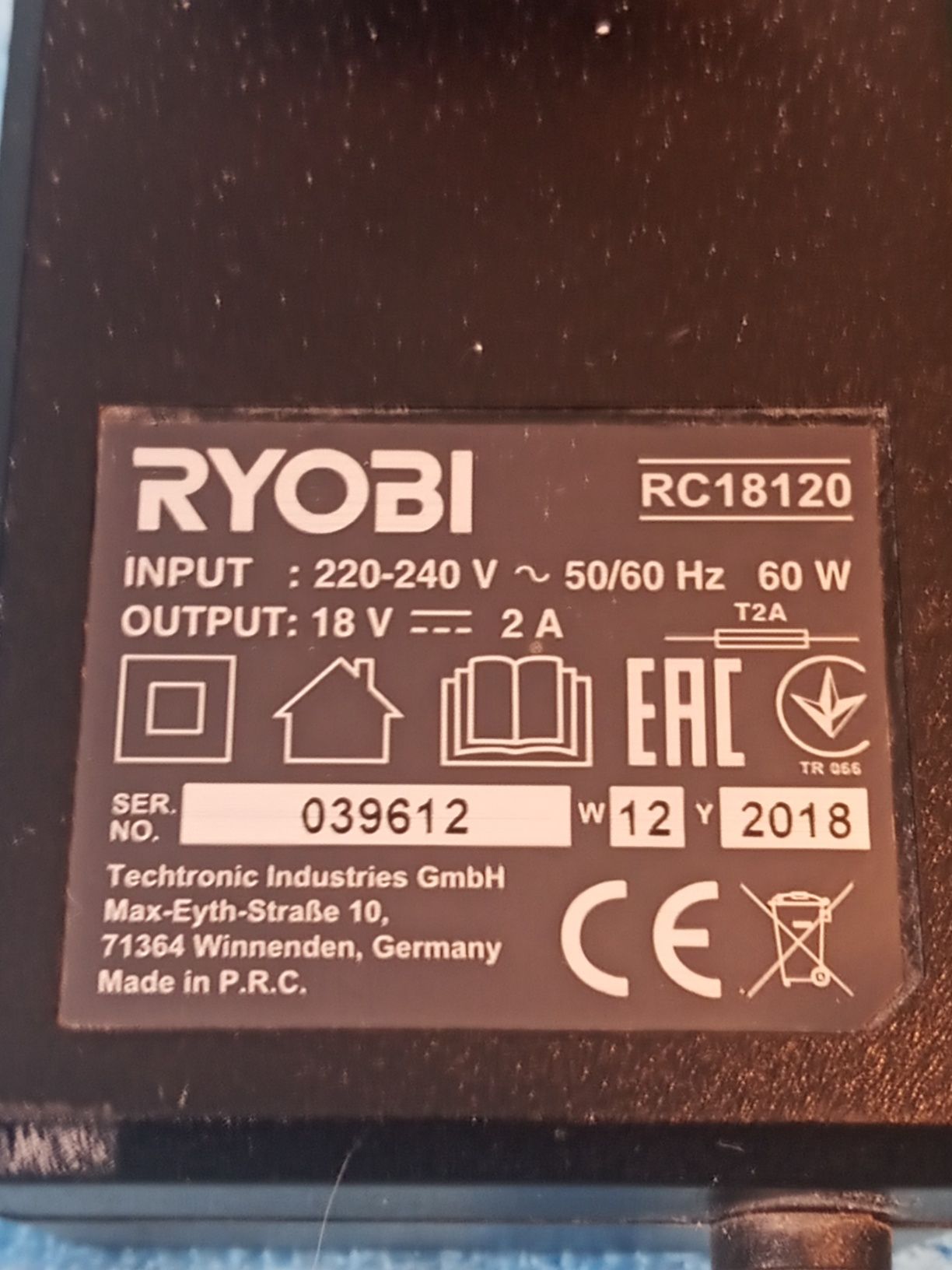 Ładowarka do baterii RYOBI One+ 18V RC18120