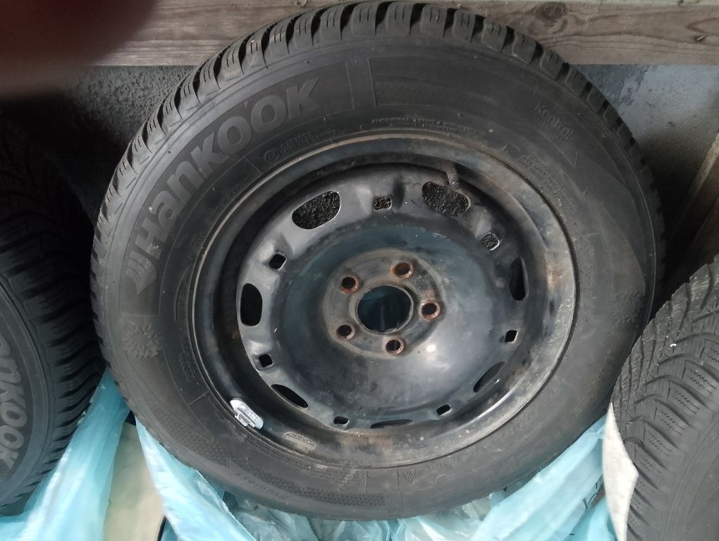 Felgi stalowe 14" 5 x 100 z oponami Hankook