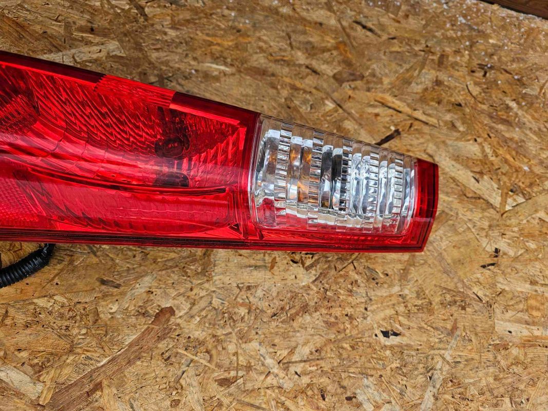 Honda cr-v Ii crv 2 lift lampa tylna prawa prawy tył Europa