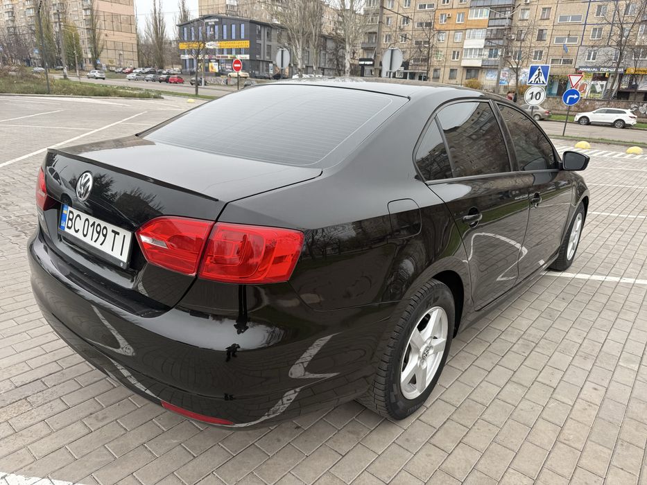 Продам джету 2012 года 2.0  газ бензин