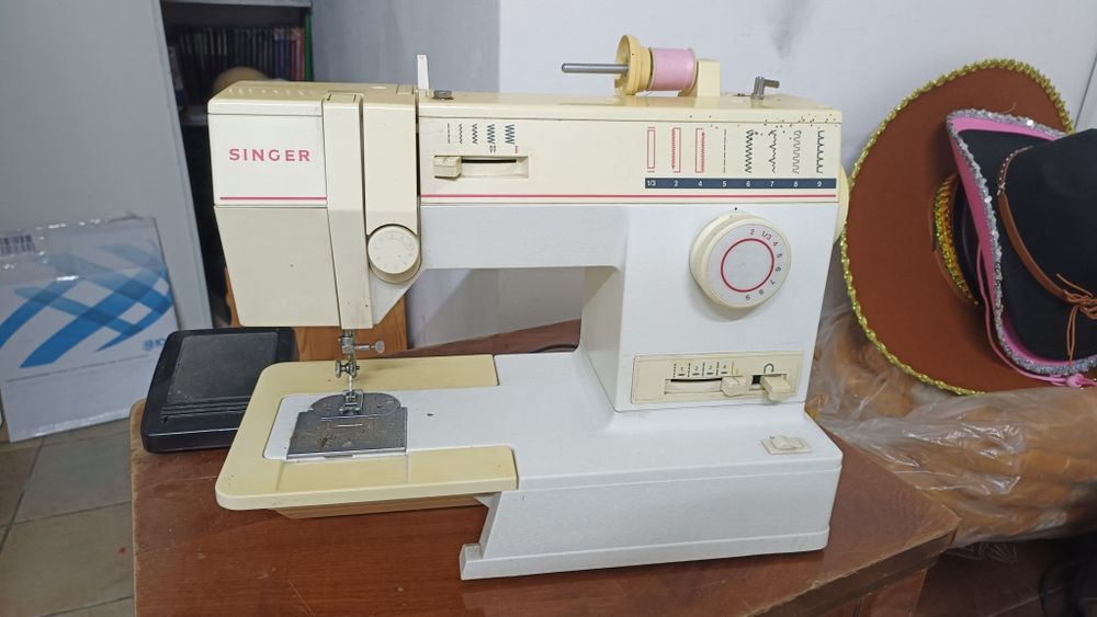 Máquina costura Singer