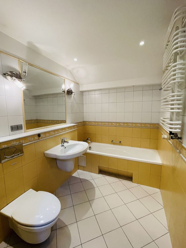 Przestronny dom z ogrodem dla rodziny - 240m2, 6 pokoi, garaż