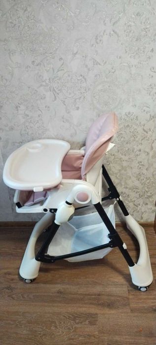 Стільчик для годування