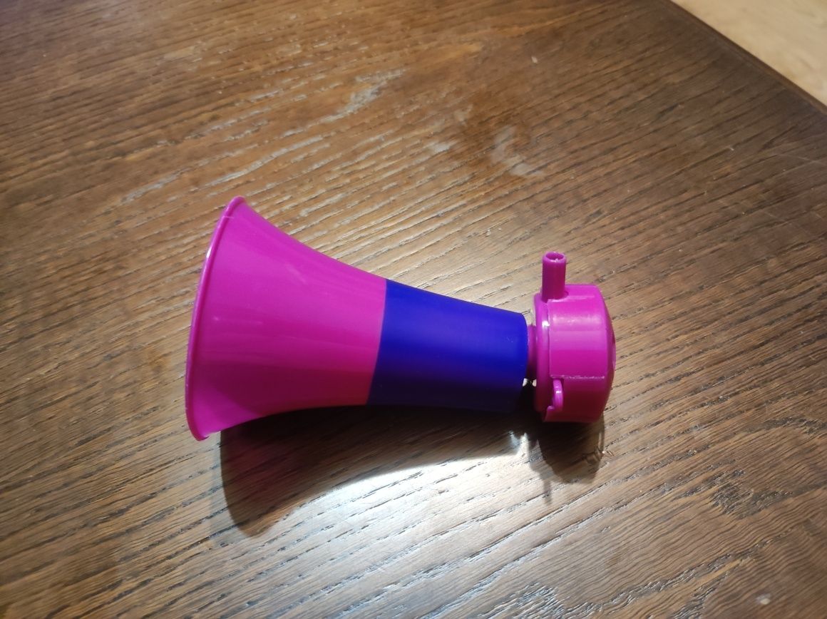 Tęczowa vuvuzela