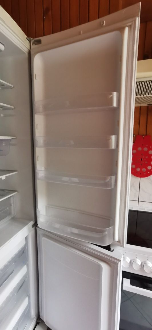 Sprzedam lodówkę