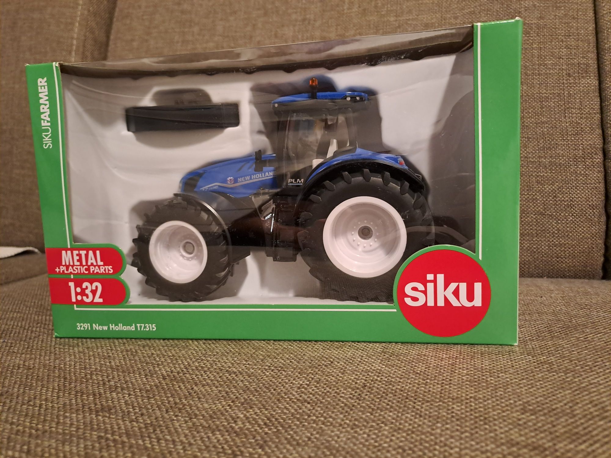 Traktor Siku model 3291 New Holland nowy okazja na prezent