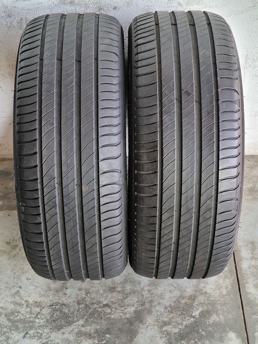 2 Pneus MICHELIN Semi Novos 235/45R18
