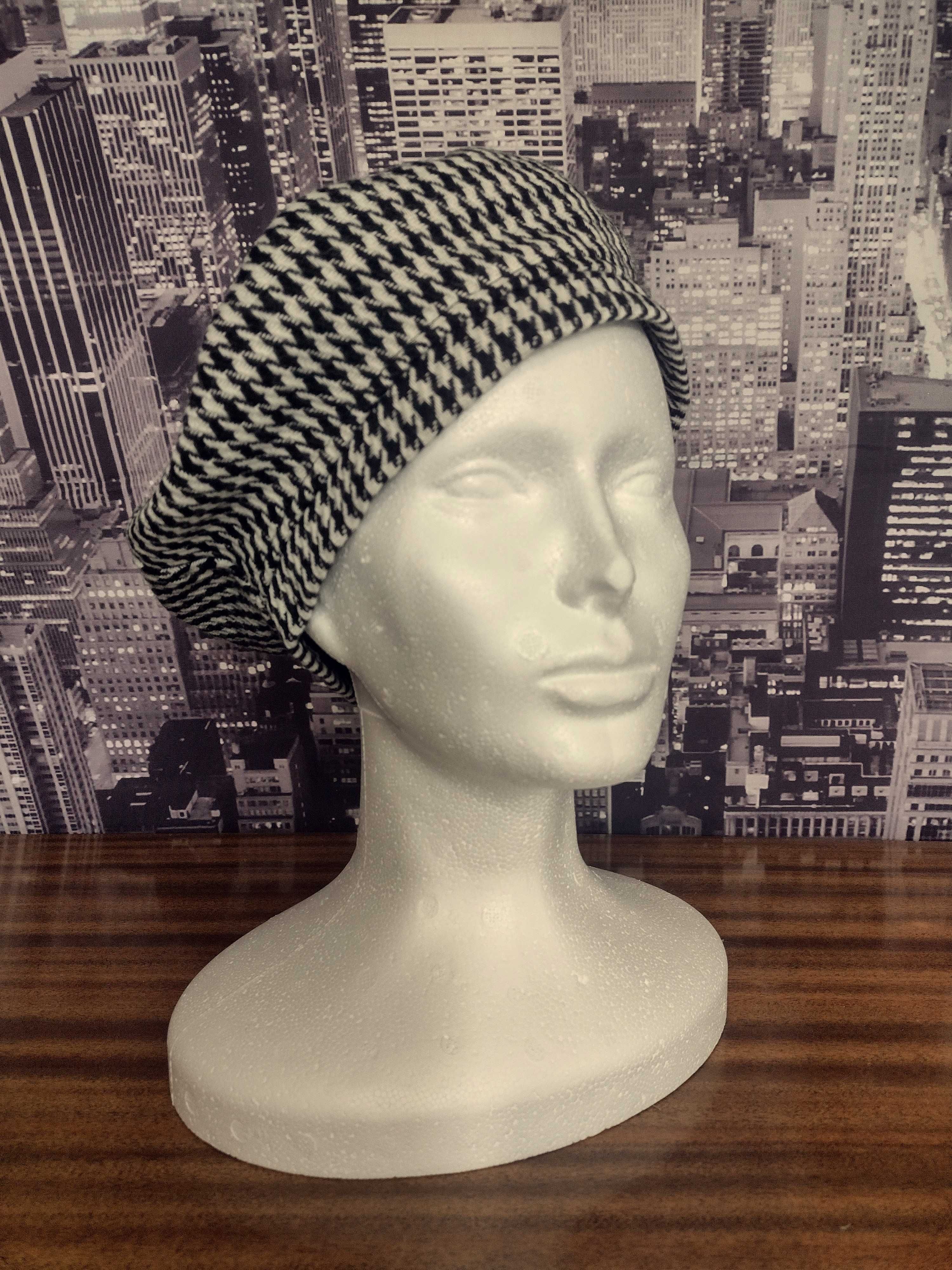 Kurza stopka -  beret hand made