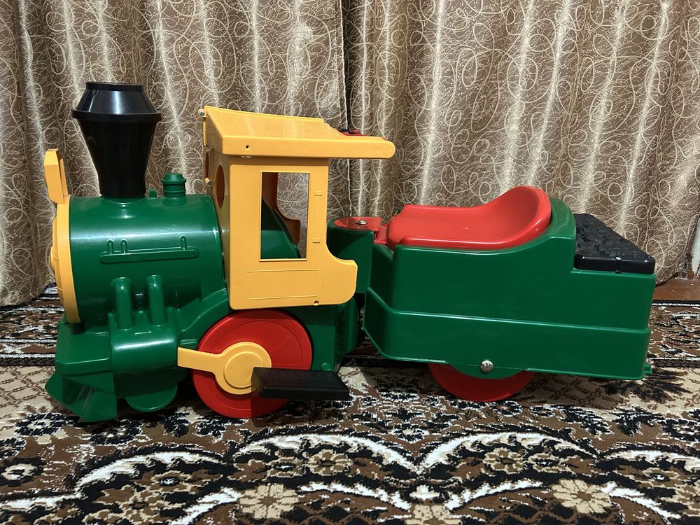 Peg-perego Потяг з колією SANTA FE TRAIN,