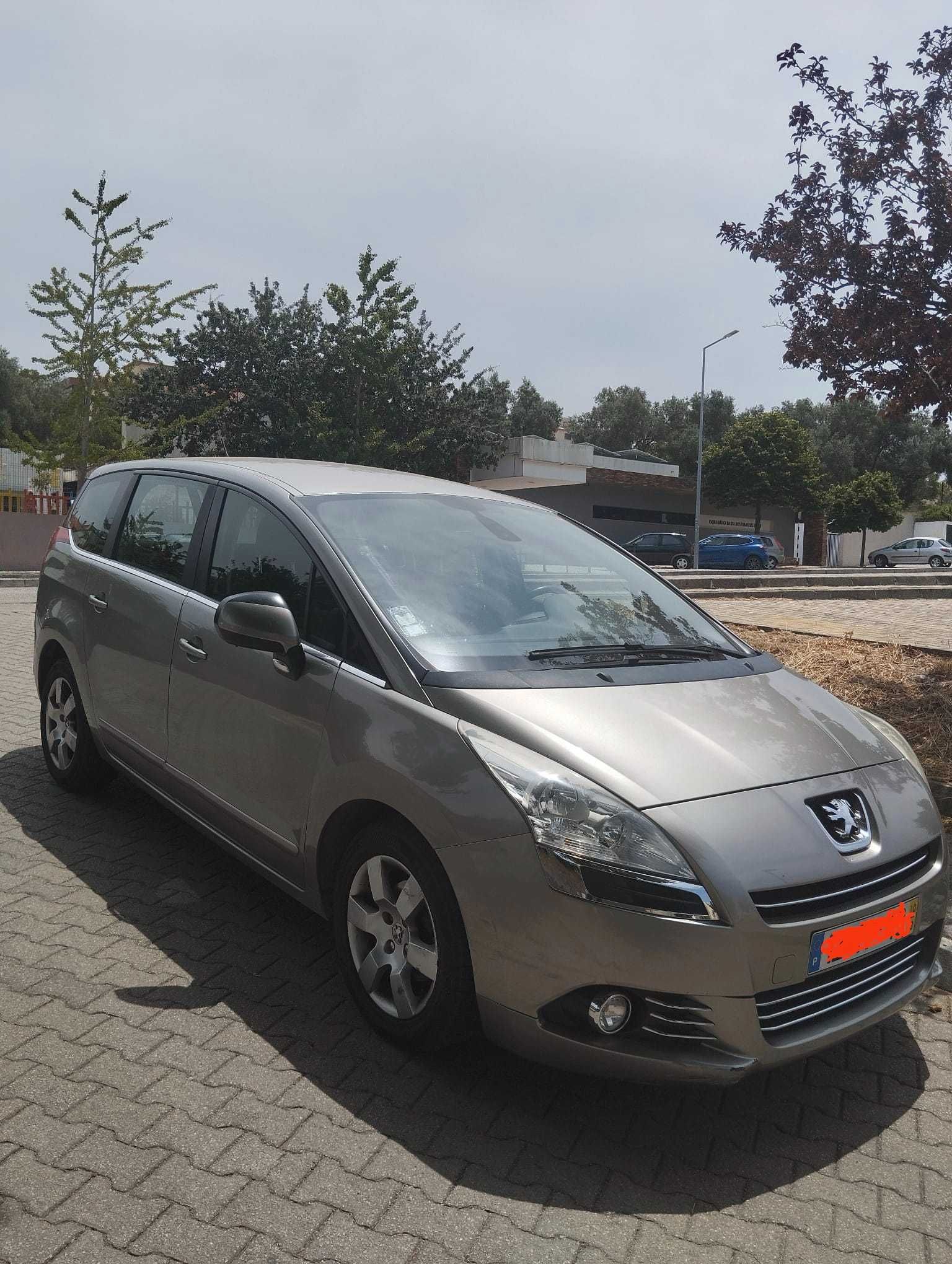 Peugeot 5008 bom estado