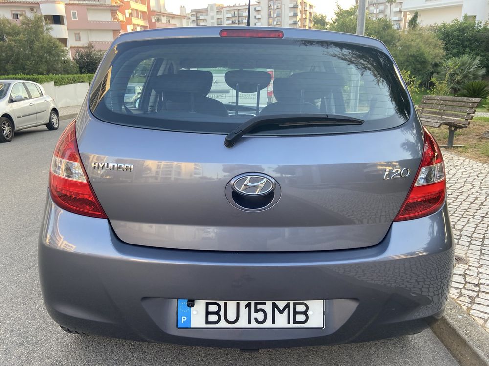 Hyundai 1.2 Gasolina • 85 cv • Poucos Km • Multimídia • CAMERA DE RÉ