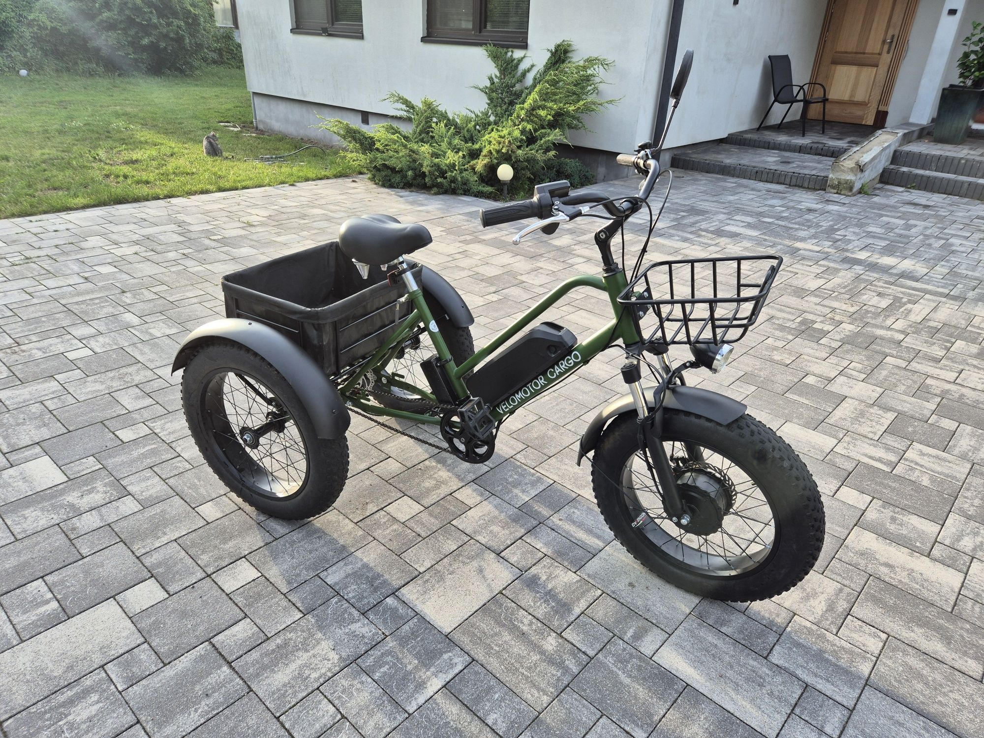 Rower trójkołowy elektryczny – jak nowy!