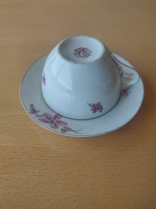 Chávenas "Empresa Electro Cerâmica V.N.G.".