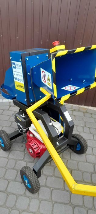 Rozdrabniacz spalinowy 15KM 4n niebieski rebak rębak walcowy tani opał