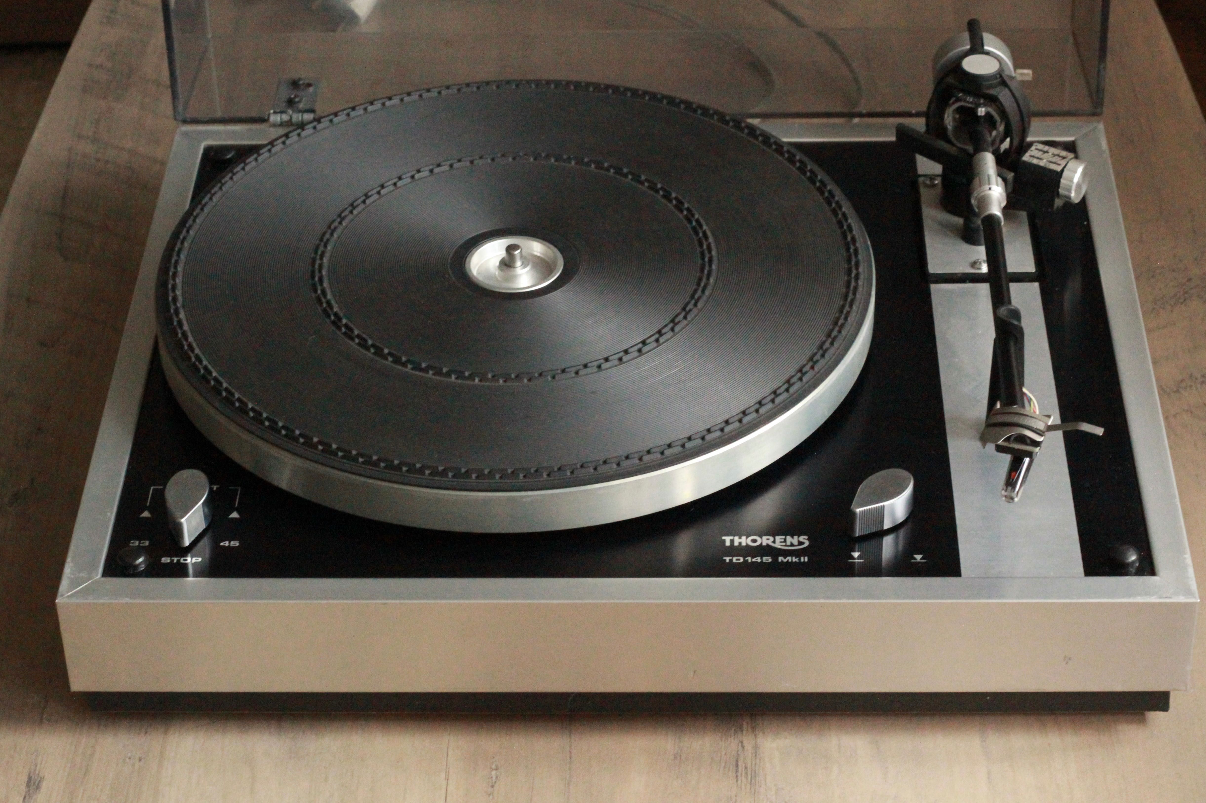 Gramofon Thorens TD 145 Mk II