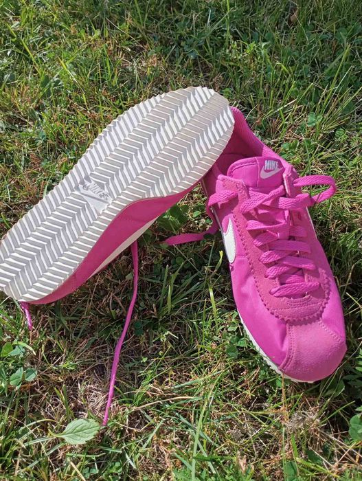 Кросівки  Nike рожеві