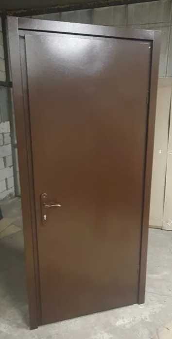 Найкраща ціна Вхідні двері металеві технічні Антрацит дсп в наявності