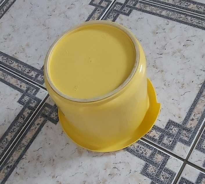 Wiadro, wiaderko, pojemnik, miarka pojemność .2L plastik
