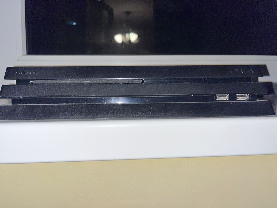 Продам свою Playstation 4 pro PS4 Pro