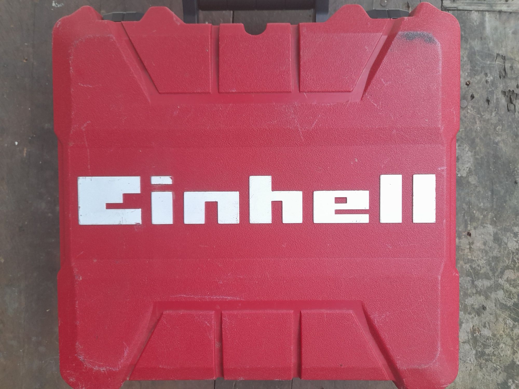 Aparafusadora EINHELL BRUSHLESS,  com caxa duas baterias e carregador