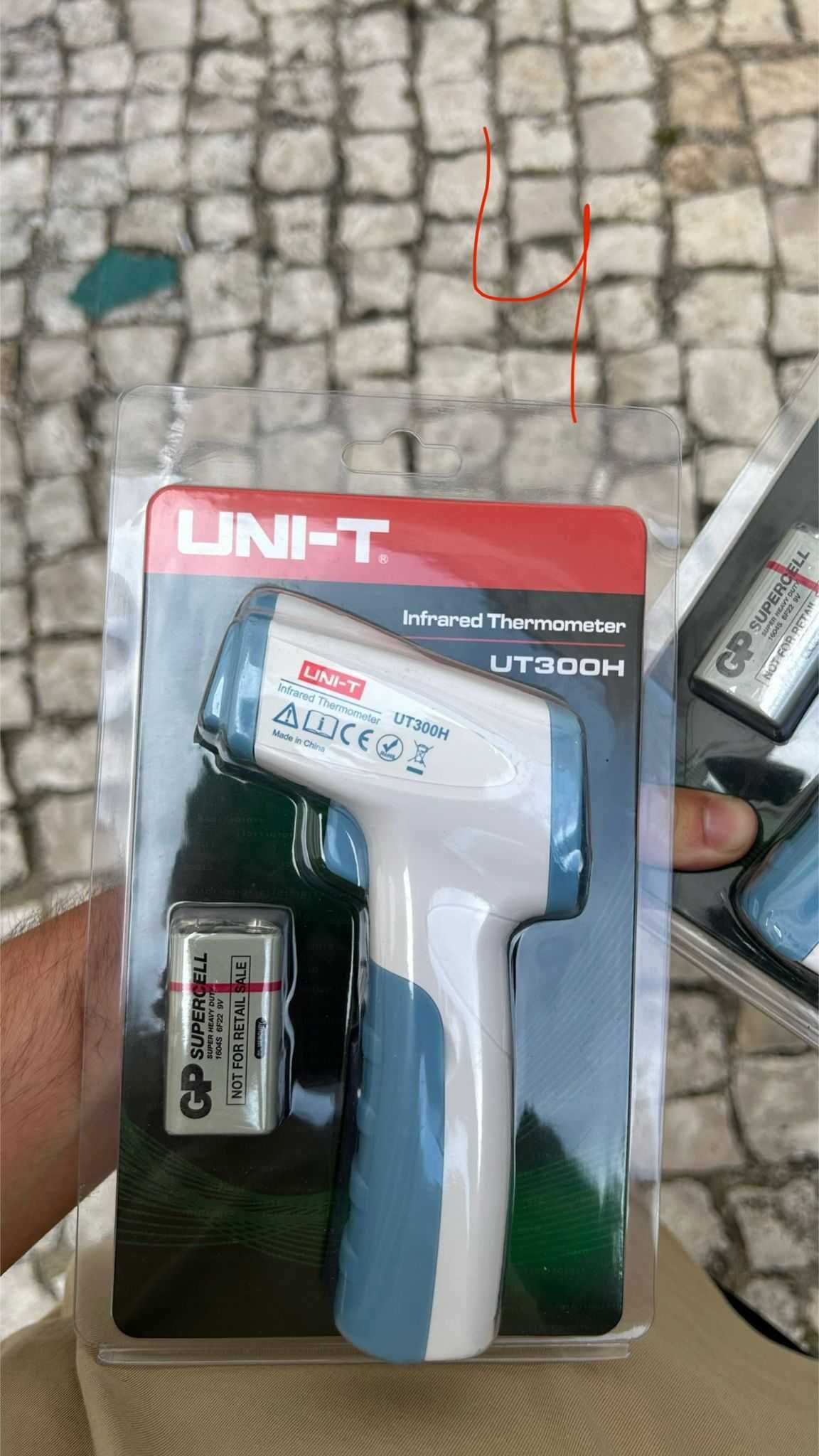 Uni-T Termómetro Corporal Infravermelhos (32~42.9ºC) - UT300R