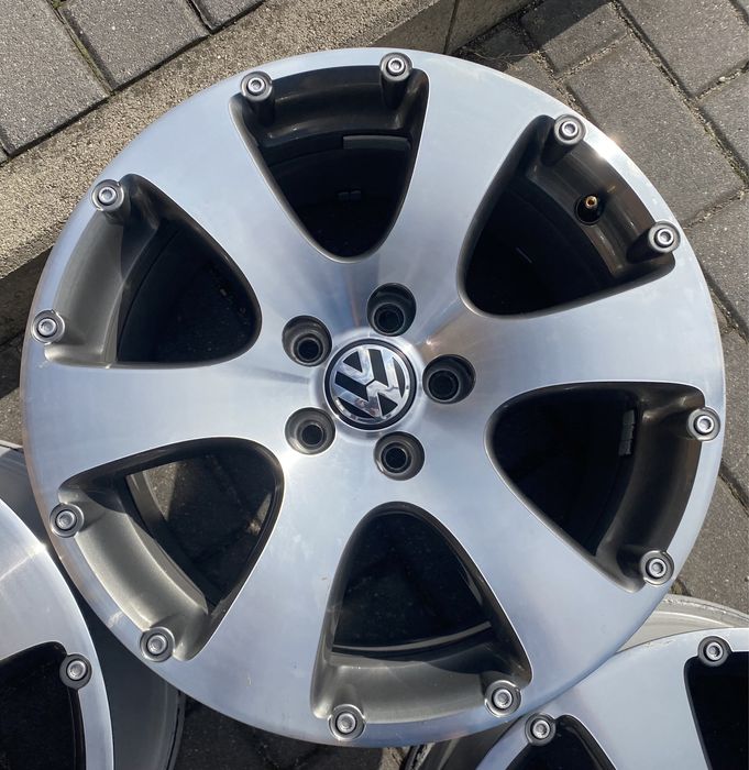 Felgi aluminiowe 6.5J 8J 17” VW Touran Cross 1T0 Sharan Passat B7 B8