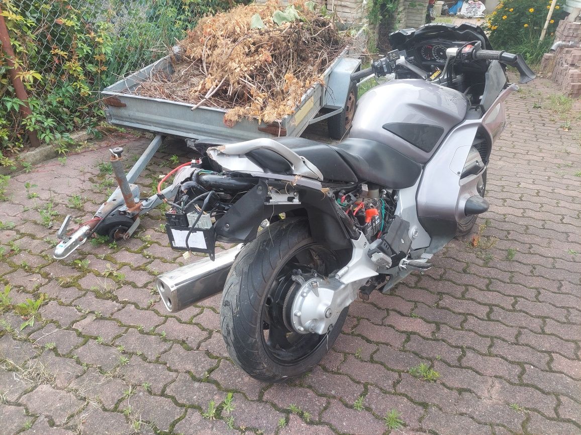 Honda st 1300 Pan european uszkodzona