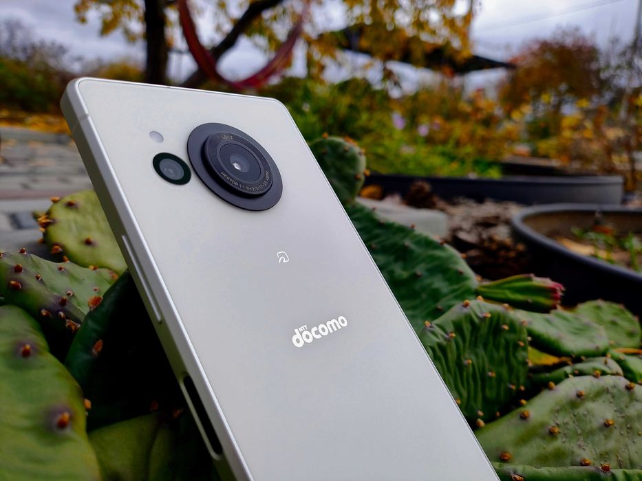 Ексклюзивний смартфон Sharp AQUOS R8 (2sim,STD-810,4570ma,6.4" 240гц)