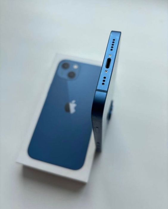 Продам IPhone 13 128