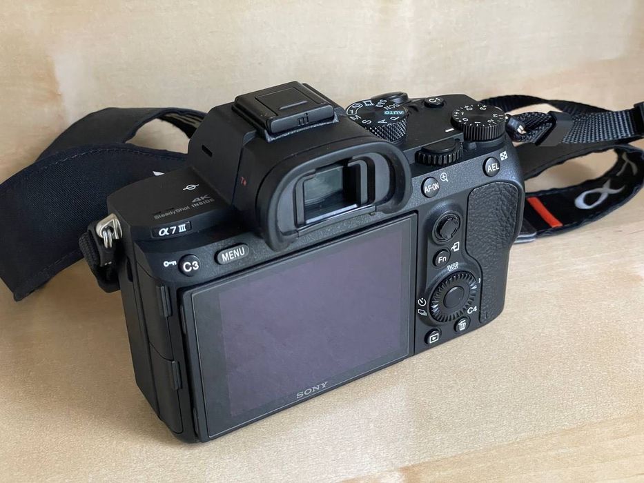 Бездзеркальний фотоапарат Sony Alpha A7 III body