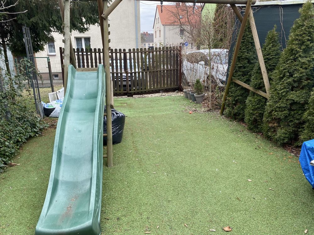 Huśtawka ze zjeżdżalnia plac zabaw