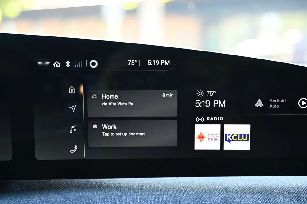 Lucid Air Pure      2023