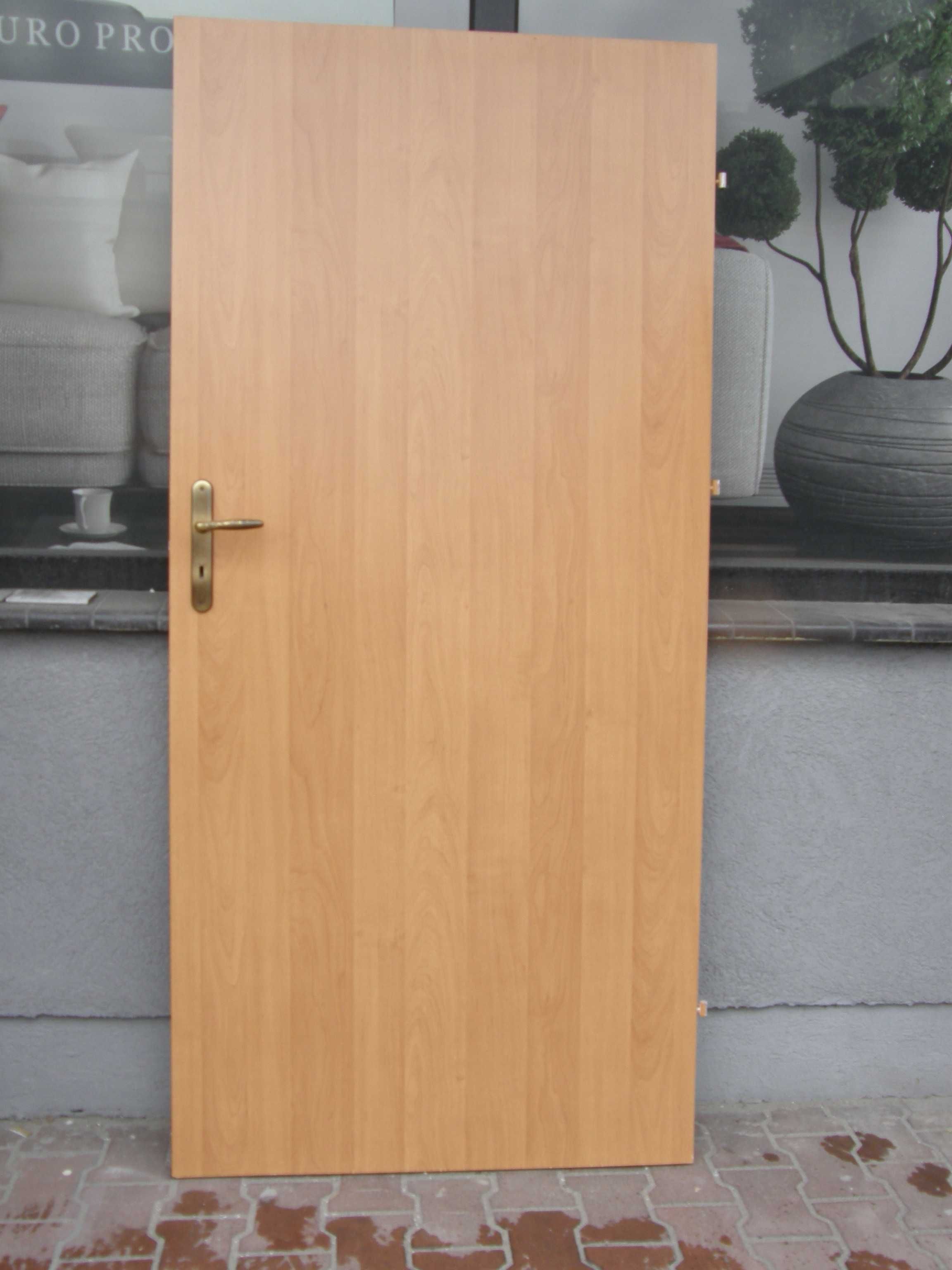 Drzwi z demontażu wewnętrzne ( pełne  90 cm)
