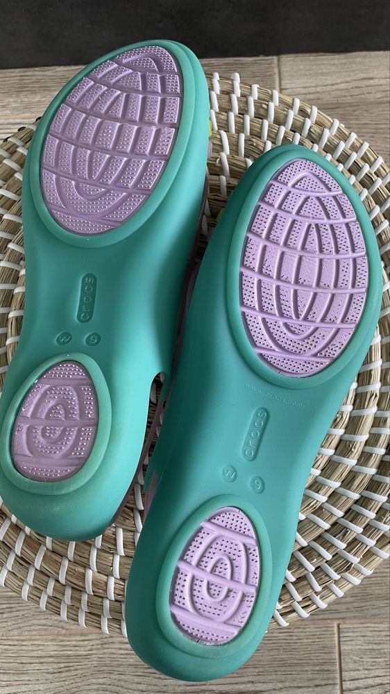 Crocs sandały Isabella Huarache Flat Iris & Green W9 39/40