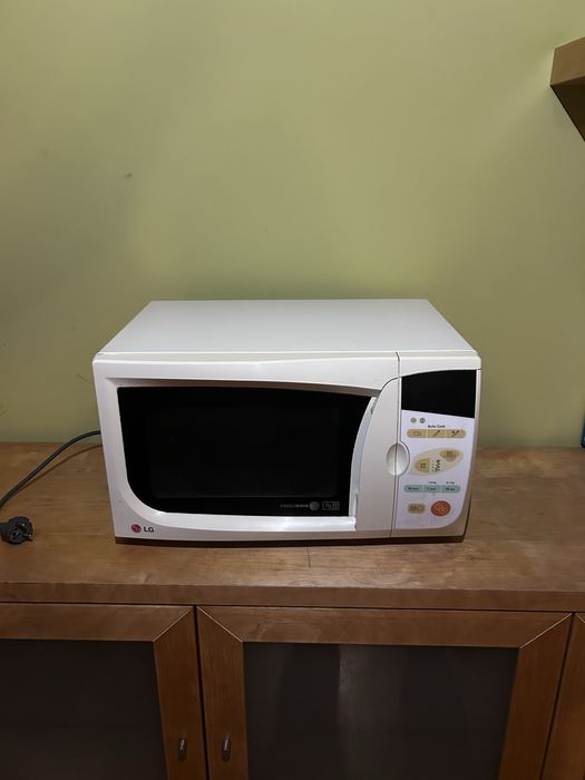 Kuchenka mikrofalowa LG Intellowave – sprawna