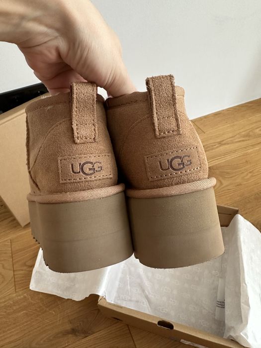 Натуральні, 5 см підошва! UGG mini platform уггі в наявності.